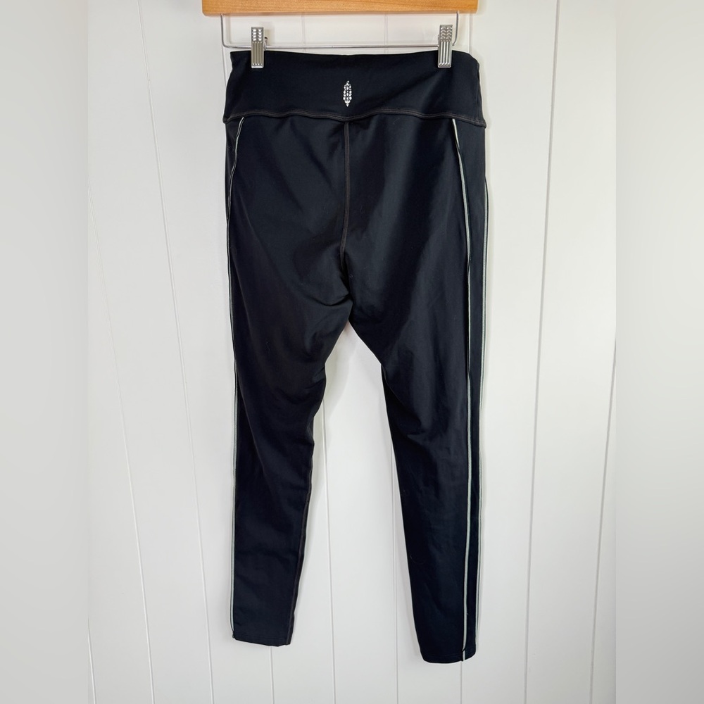 Free People x FP Movement Run in Dawn Leggings Black‎ White Stripe - Picture 8 of 9